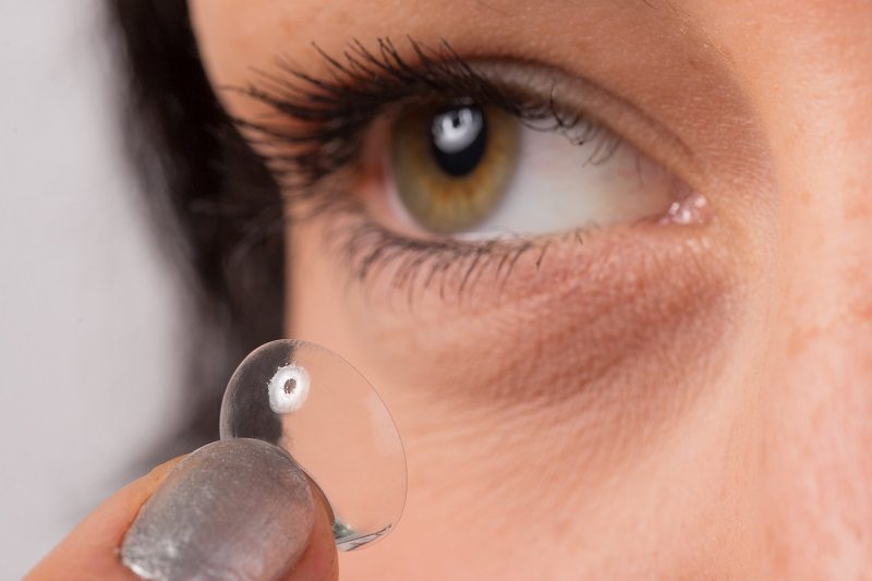 Decorating Your Eyes For Halloween